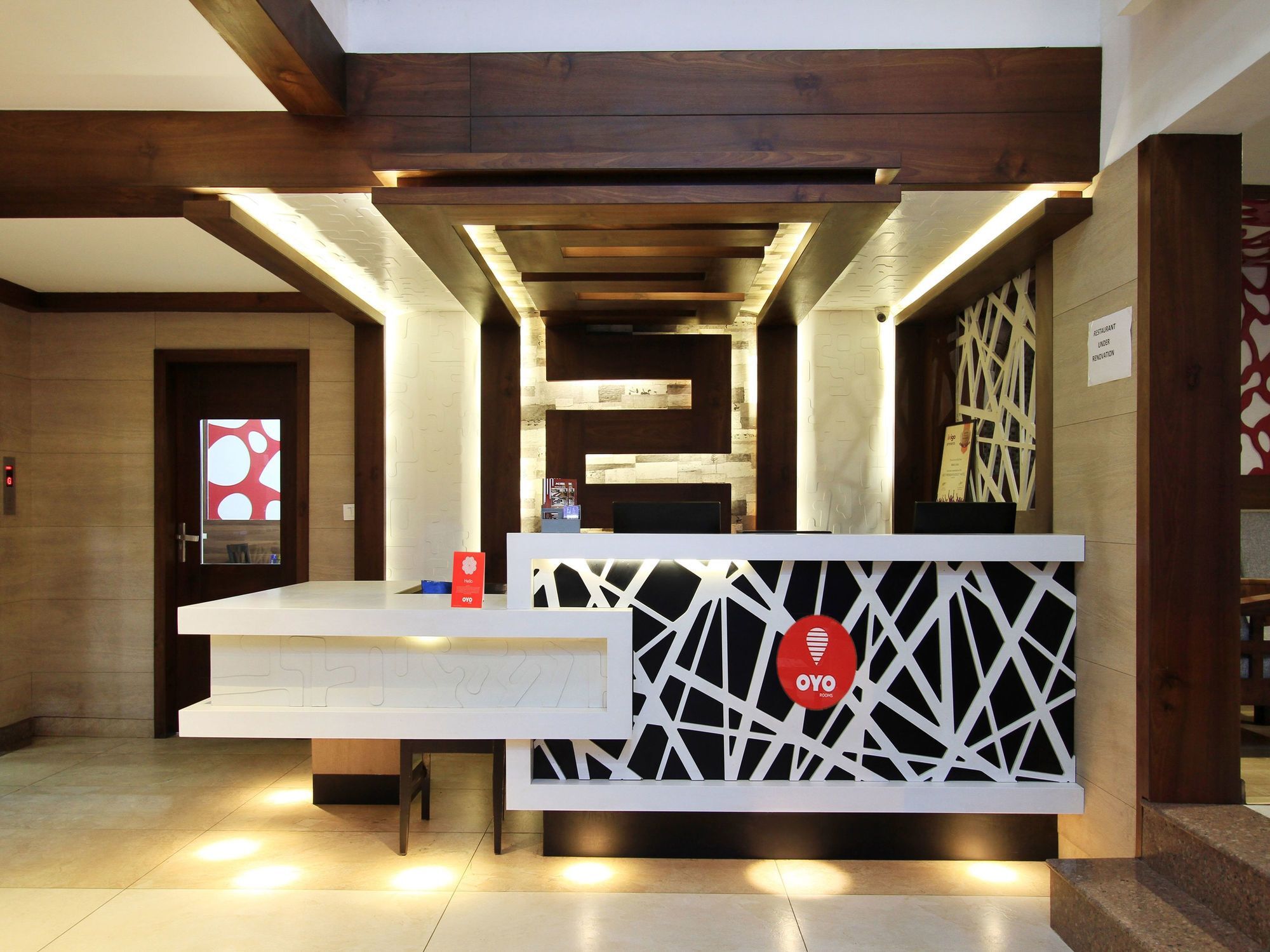 Hotel Oyo 6757 Moriz Boutique 3*