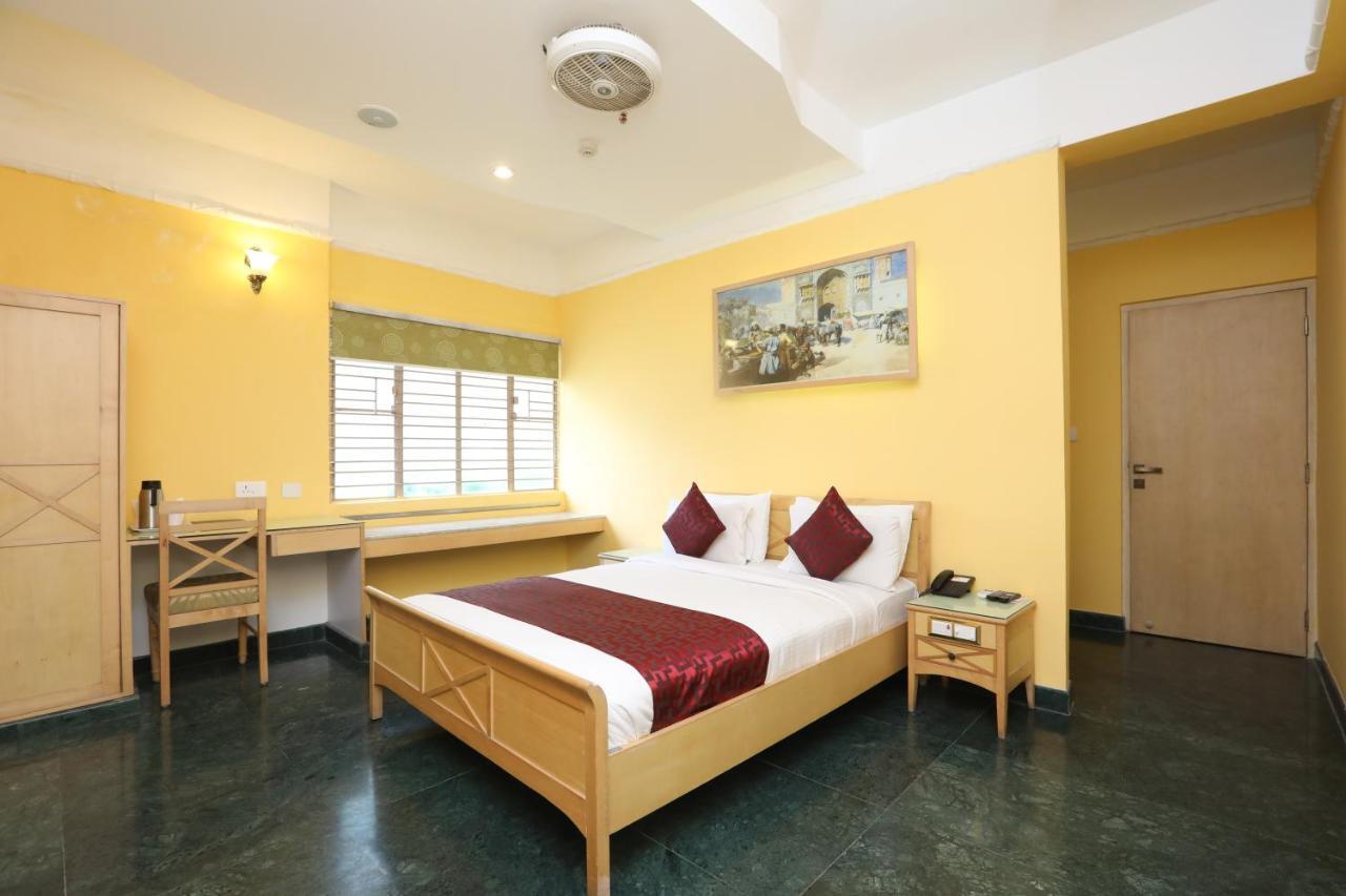 Hotel Komfort Suites 3*