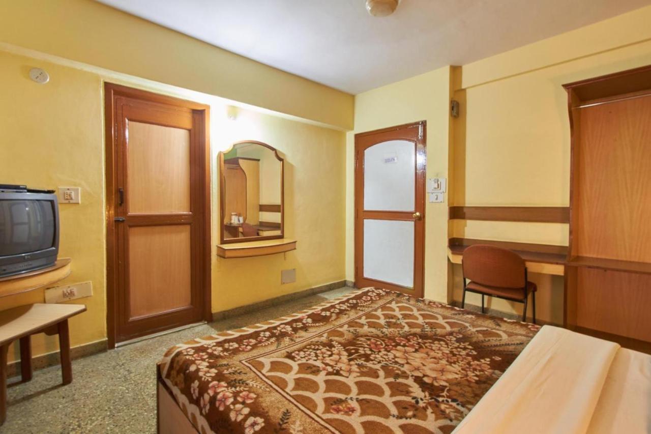 Abhishek Hotel