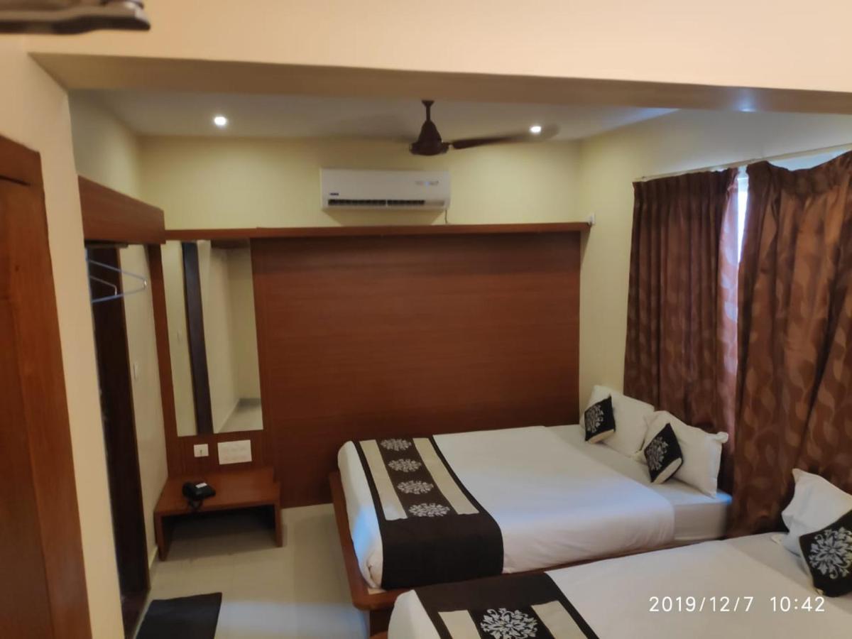 Hotel The Grand 2*