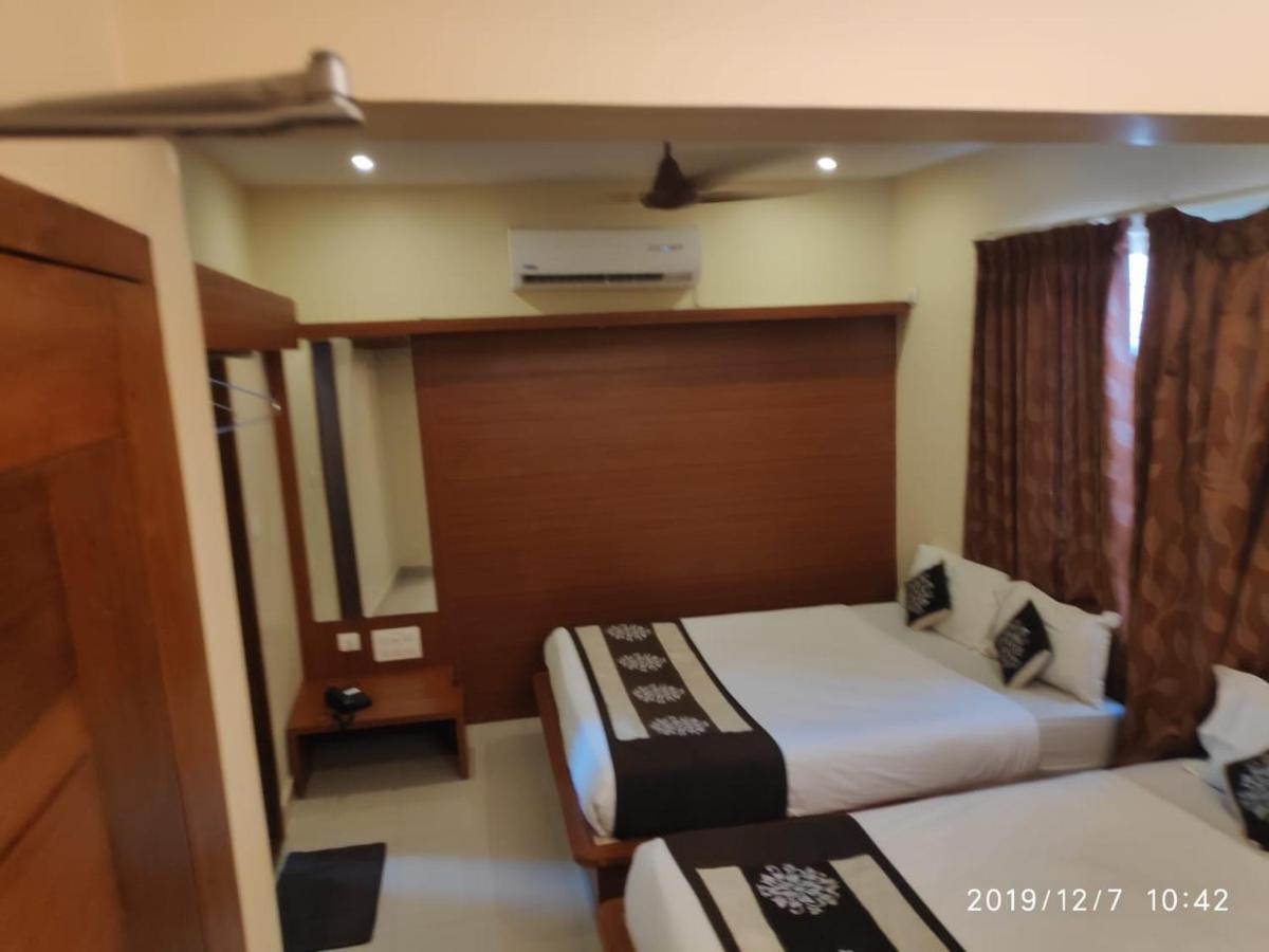 Hotel The Grand