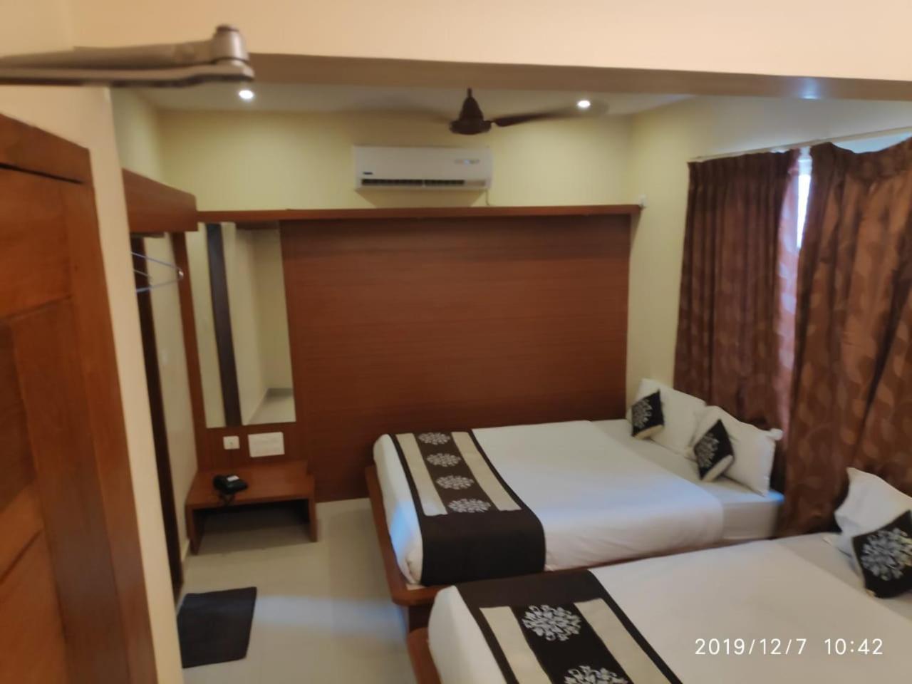 Hotel The Grand
