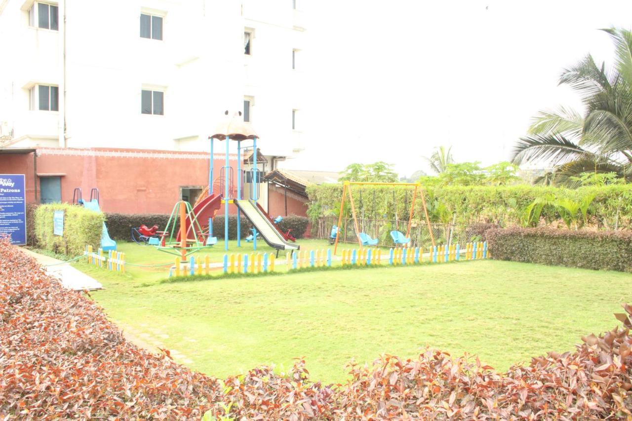 By The Way Hotel