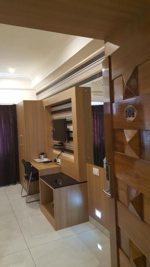 Ksr Galaxy Hotel *