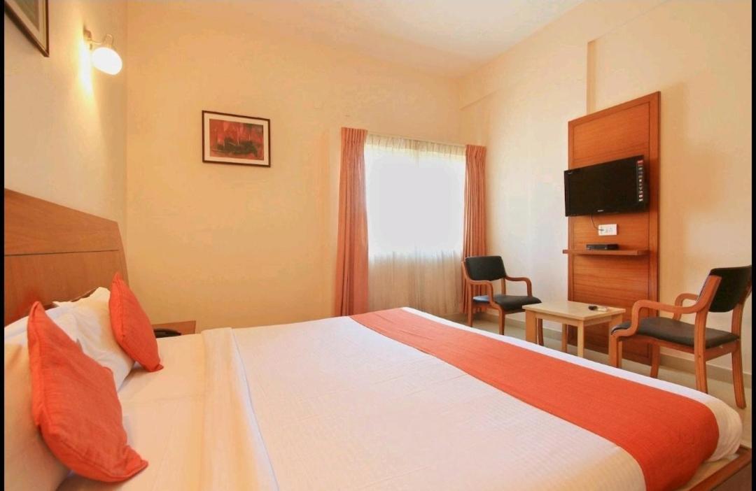 By The Way Hotel