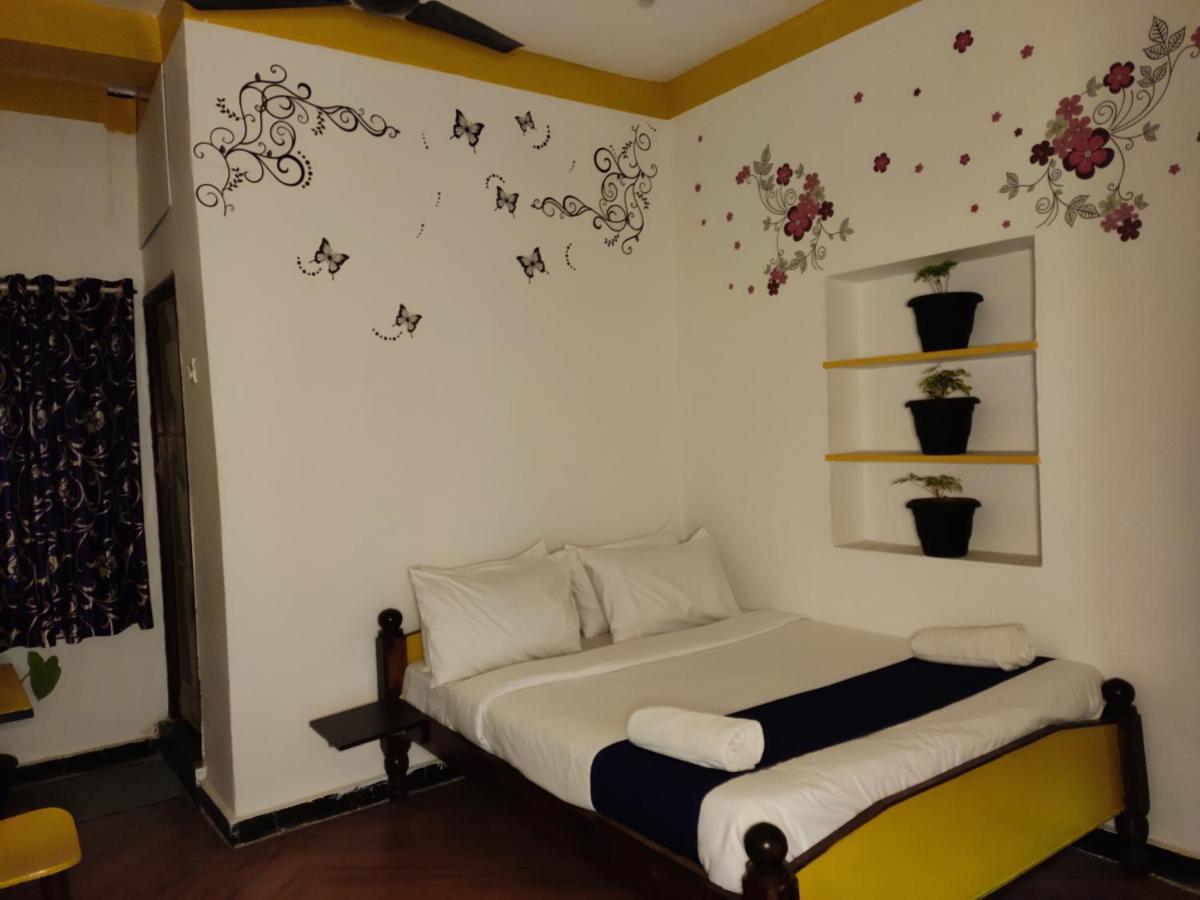 K F International Hotel