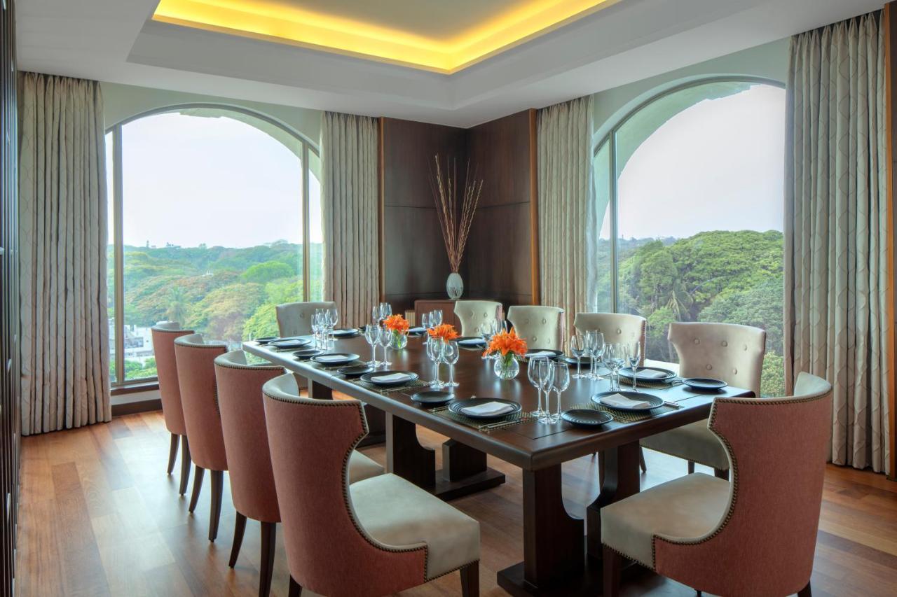 Hotel Radisson Blu Plaza 5*