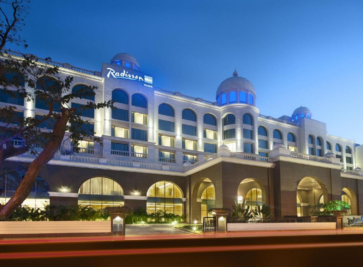 Radisson Blu Plaza Hotel 5*
