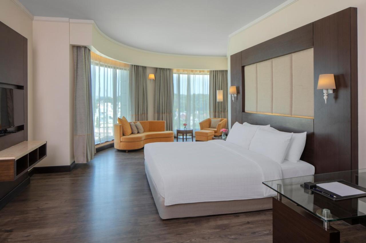 Radisson Blu Plaza Hotel 5*