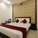 Super Oyo Flagship 8281 Aj Palace