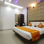 Super Oyo Flagship 8281 Aj Palace