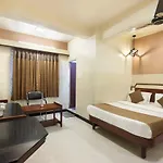 Mannars Yatri Nivas Hotel