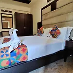 Crystal Paark Inn