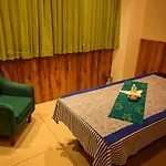 Emerald Clarks Inn Suites