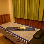 Emerald Clarks Inn Suites