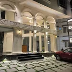 Hotel Emora Tree