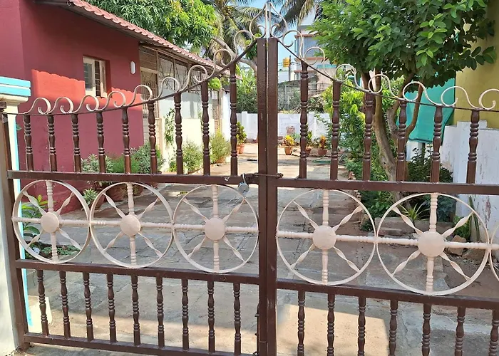 Golden Nest Home Stay