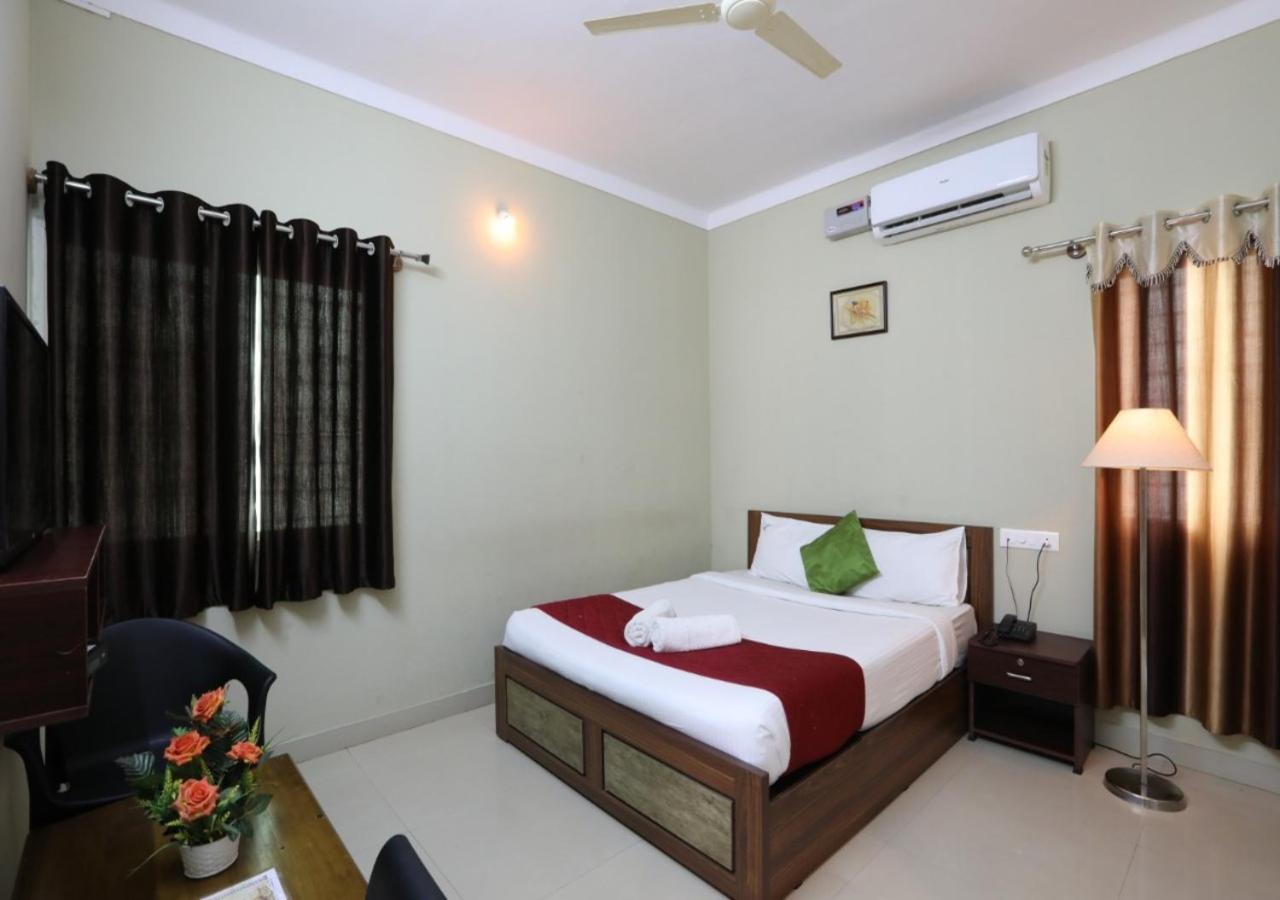 Hotel The Green Orchid 2*
