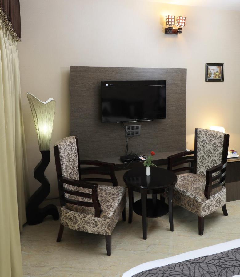 Jal Mahal And 4*