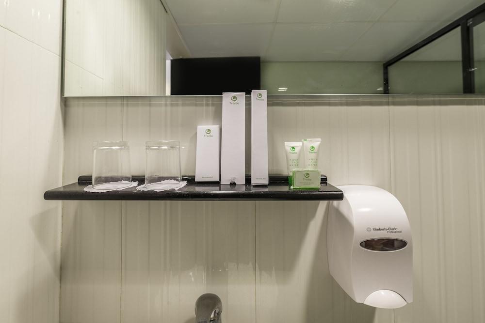 The Fern Residency Hotel 3*