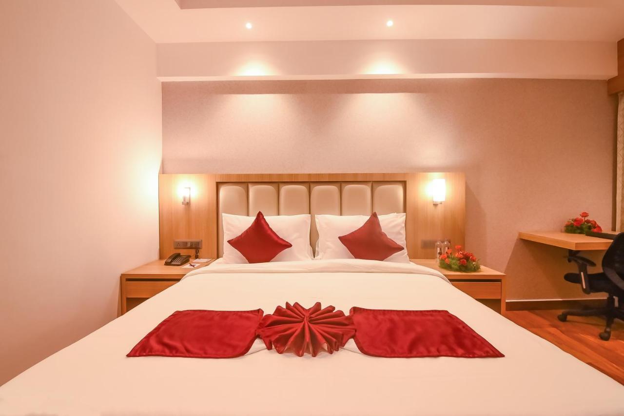 Emerald Clarks Hotel Mysore