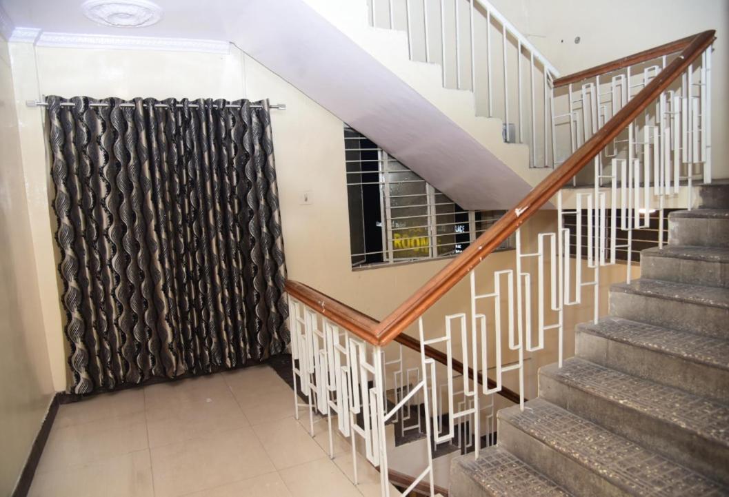 Ajantha Palace Hotel 2*