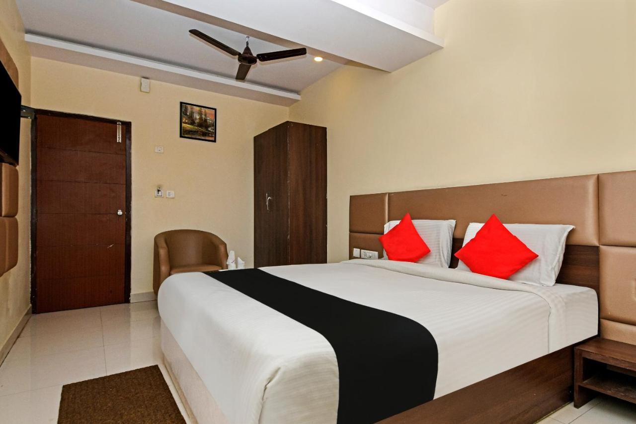 Capital O 76622 Raama Grand Hotel 3*