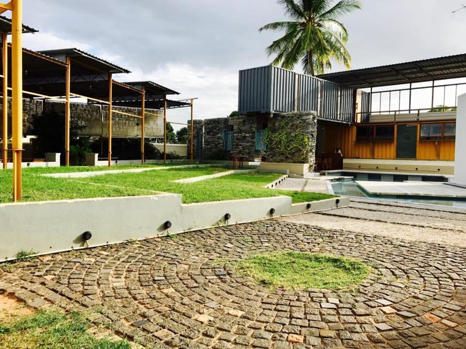 Tropicopia Inn