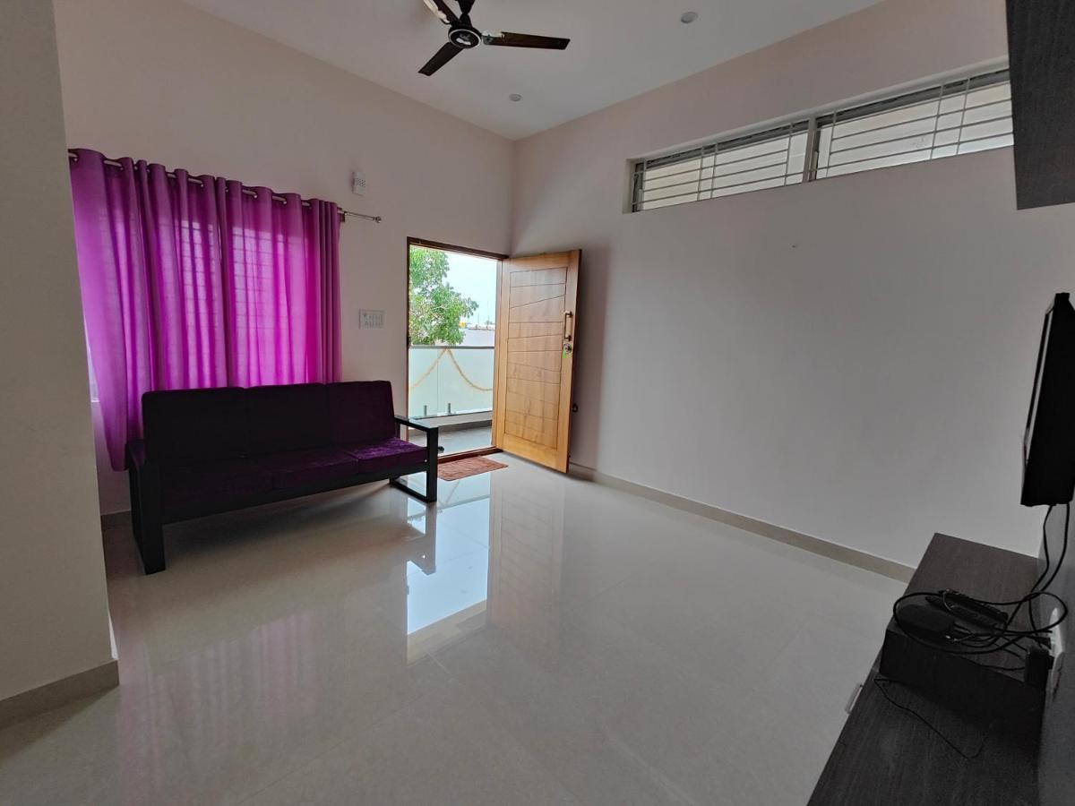 Lishan Apartment *