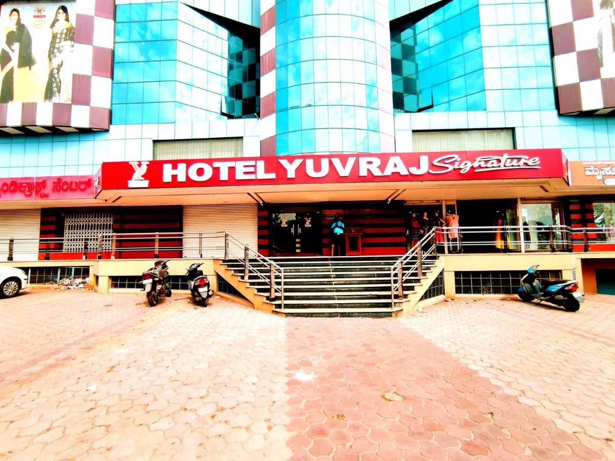 Hotel Yuvraj Signature