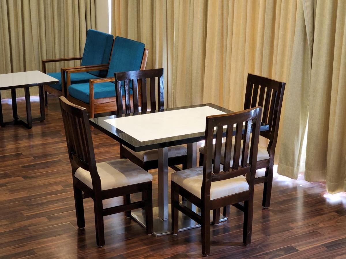 Hotel Preethi International 3*