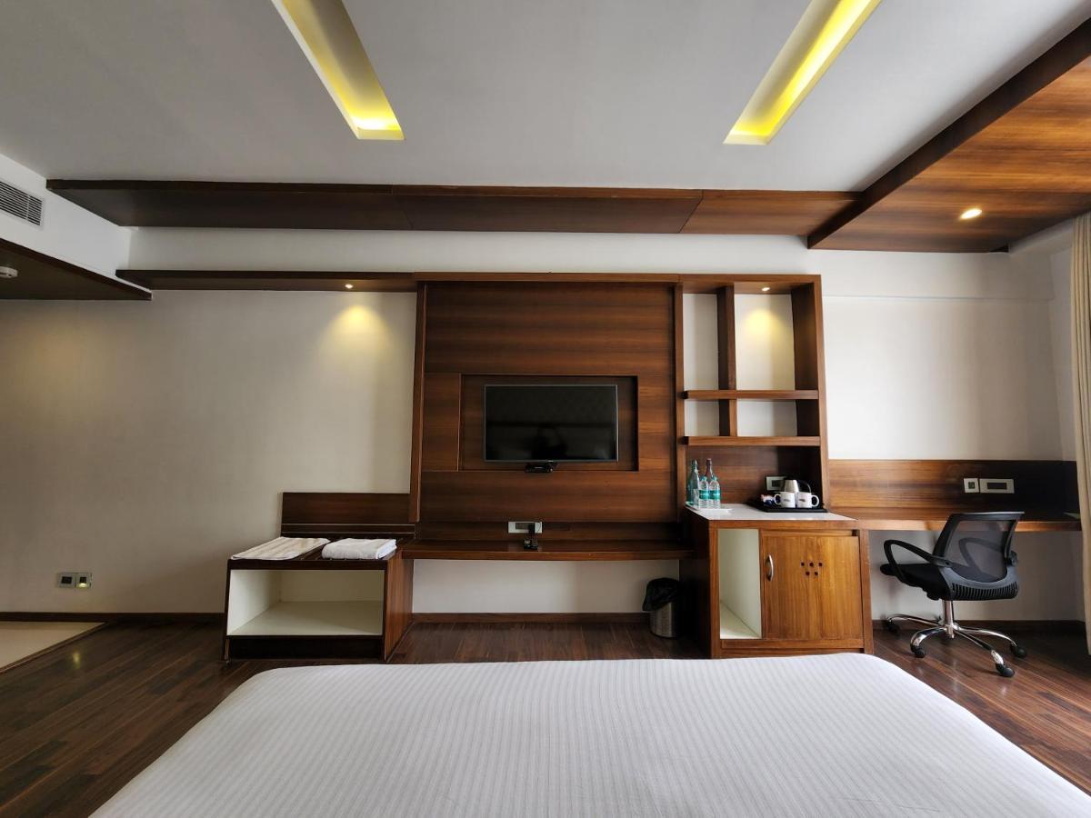Hotel Preethi International 3*
