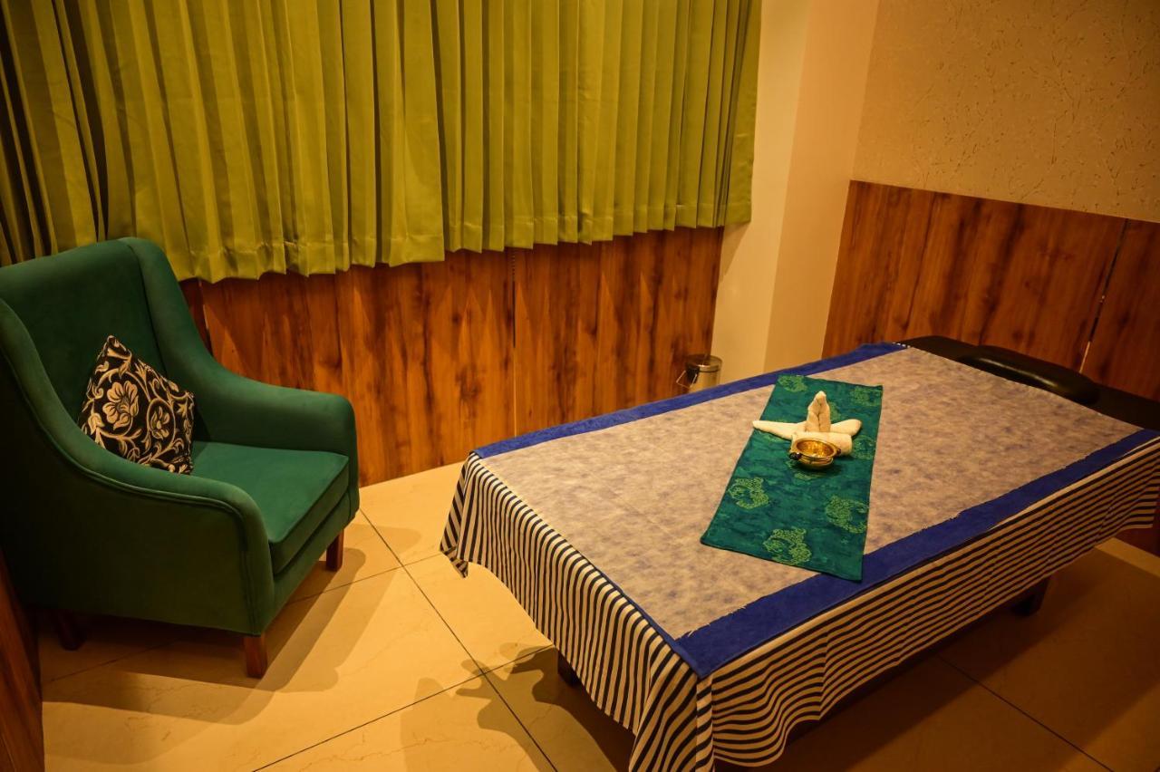 Hotel Emerald Clarks Mysore