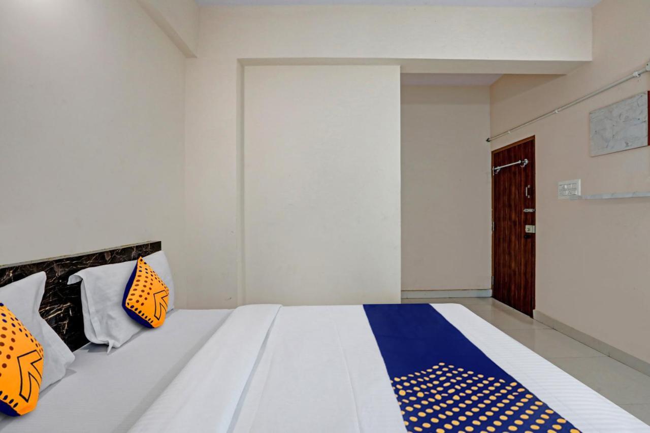 Oyo C P Residency 3*