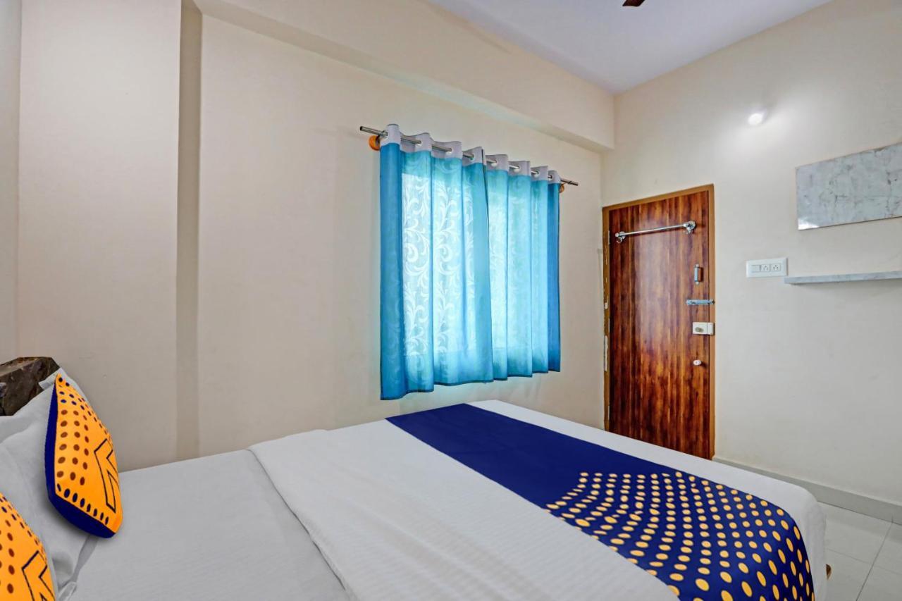 Oyo C P Residency Hotel