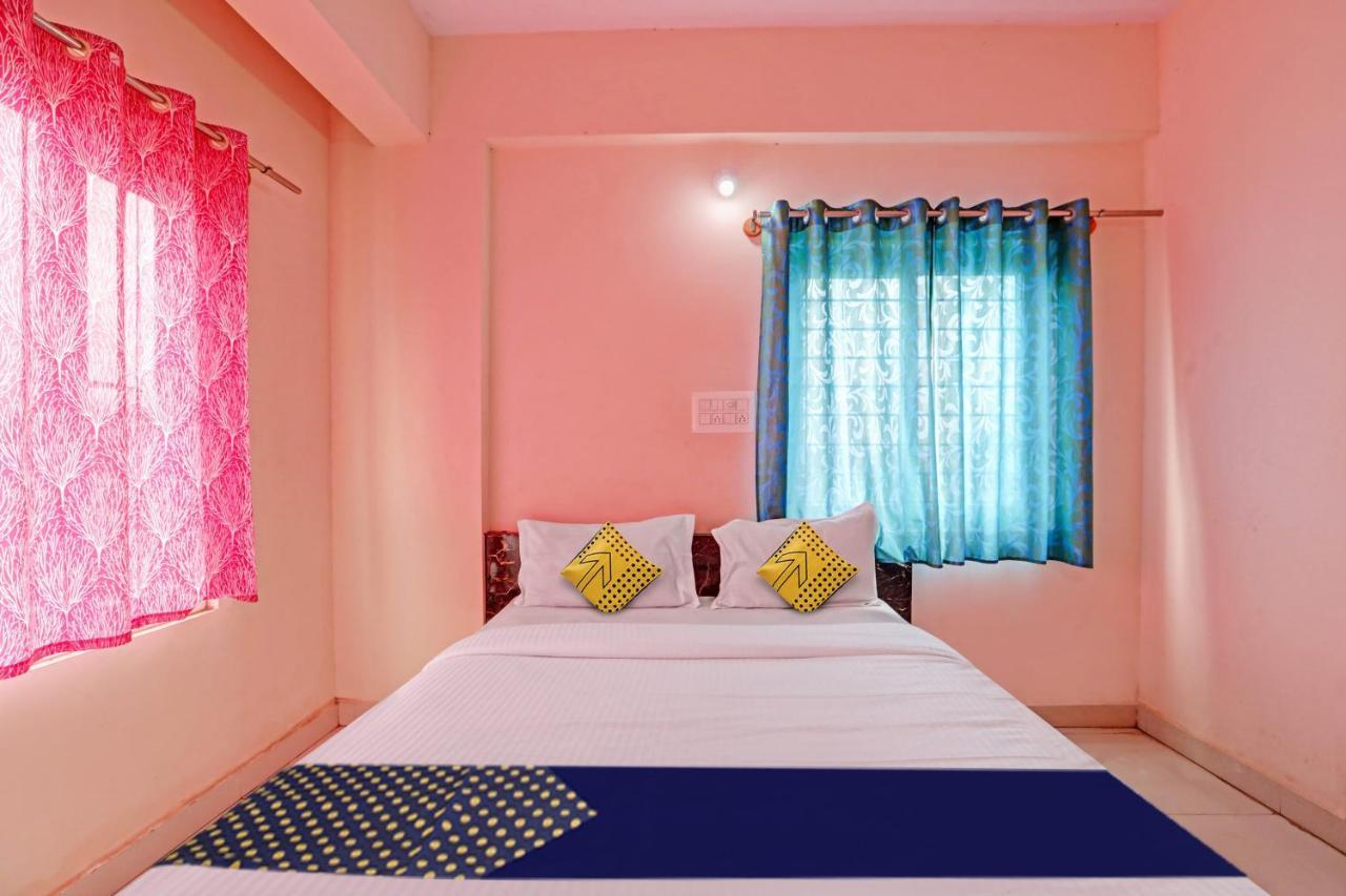 Oyo C P Residency 3*