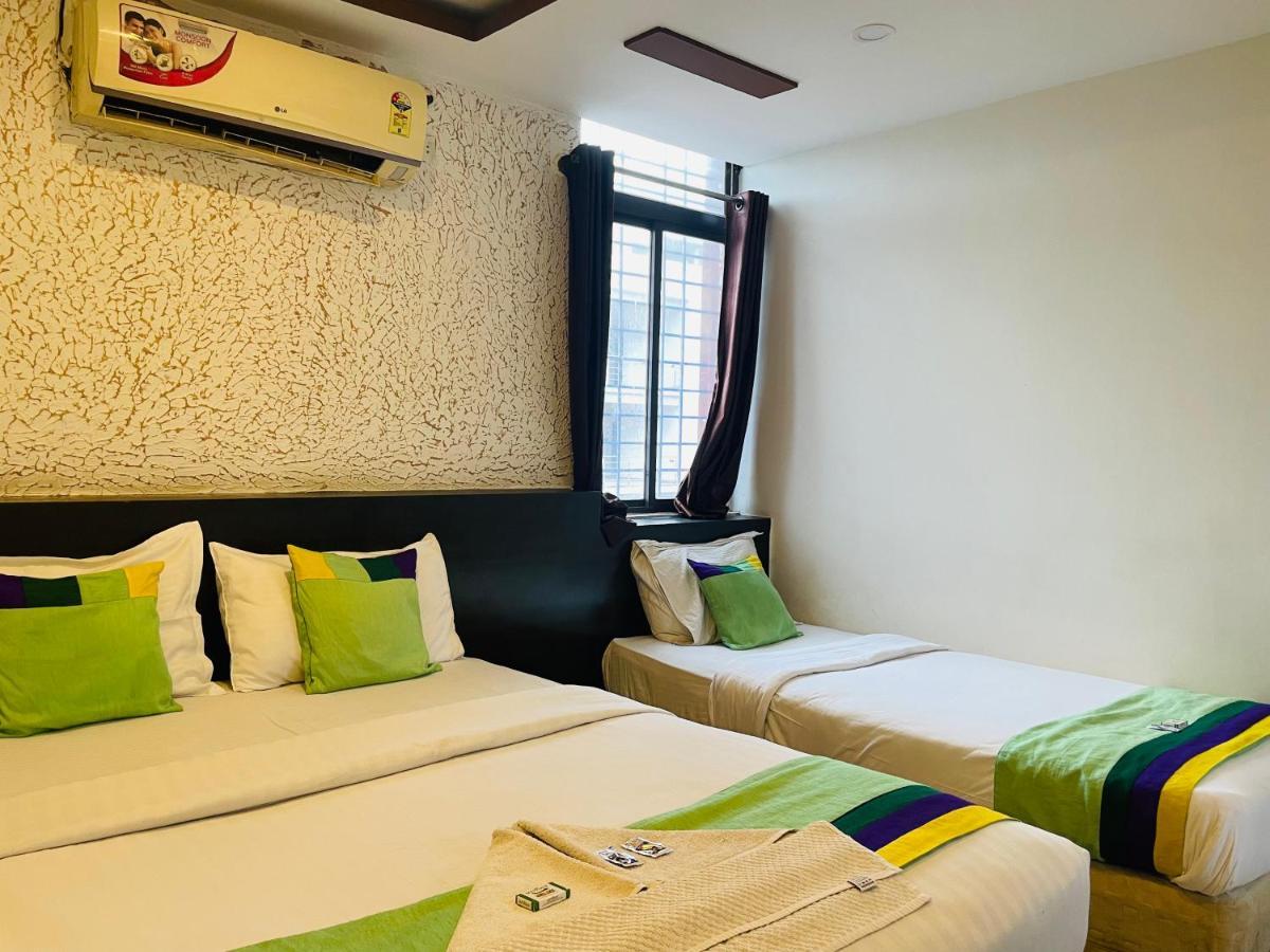 Hotel Staymaker Abs Comforts - Opp St Philomena Church 3*