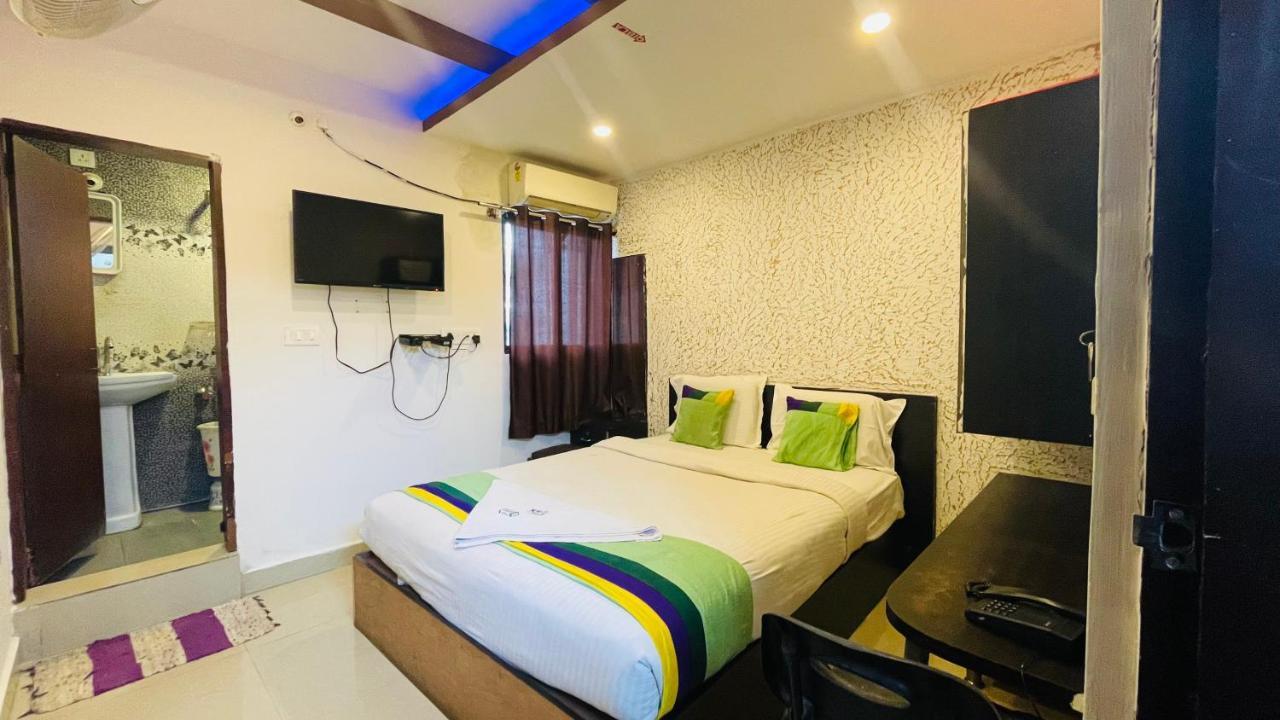 Staymaker Abs Comforts - Opp St Philomena Church