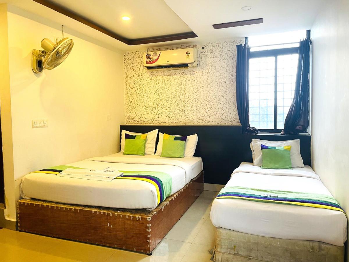Staymaker Abs Comforts - Opp St Philomena Church Hotel 3*
