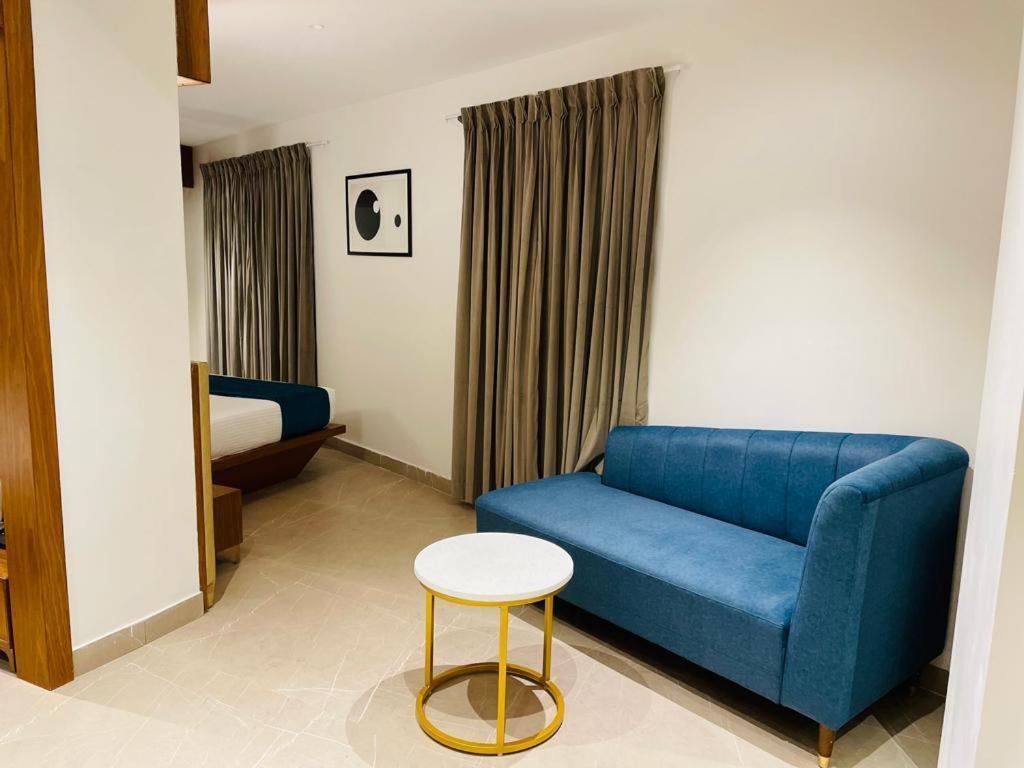 Emora Tree Hotel 3*