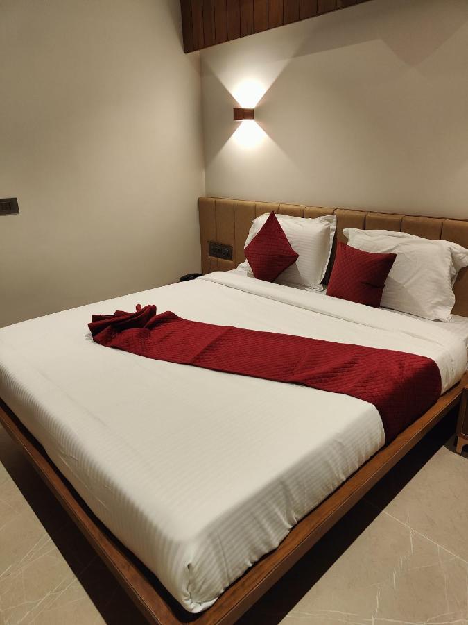 Emora Tree Hotel