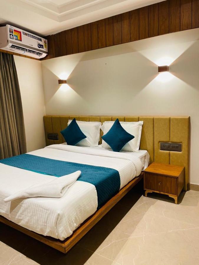 Emora Tree 3* Mysore