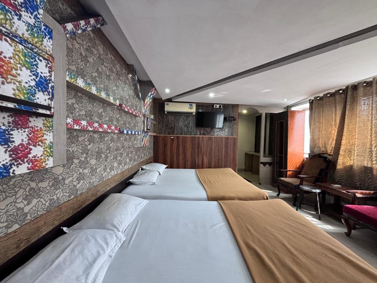 Hotel Raj Empire