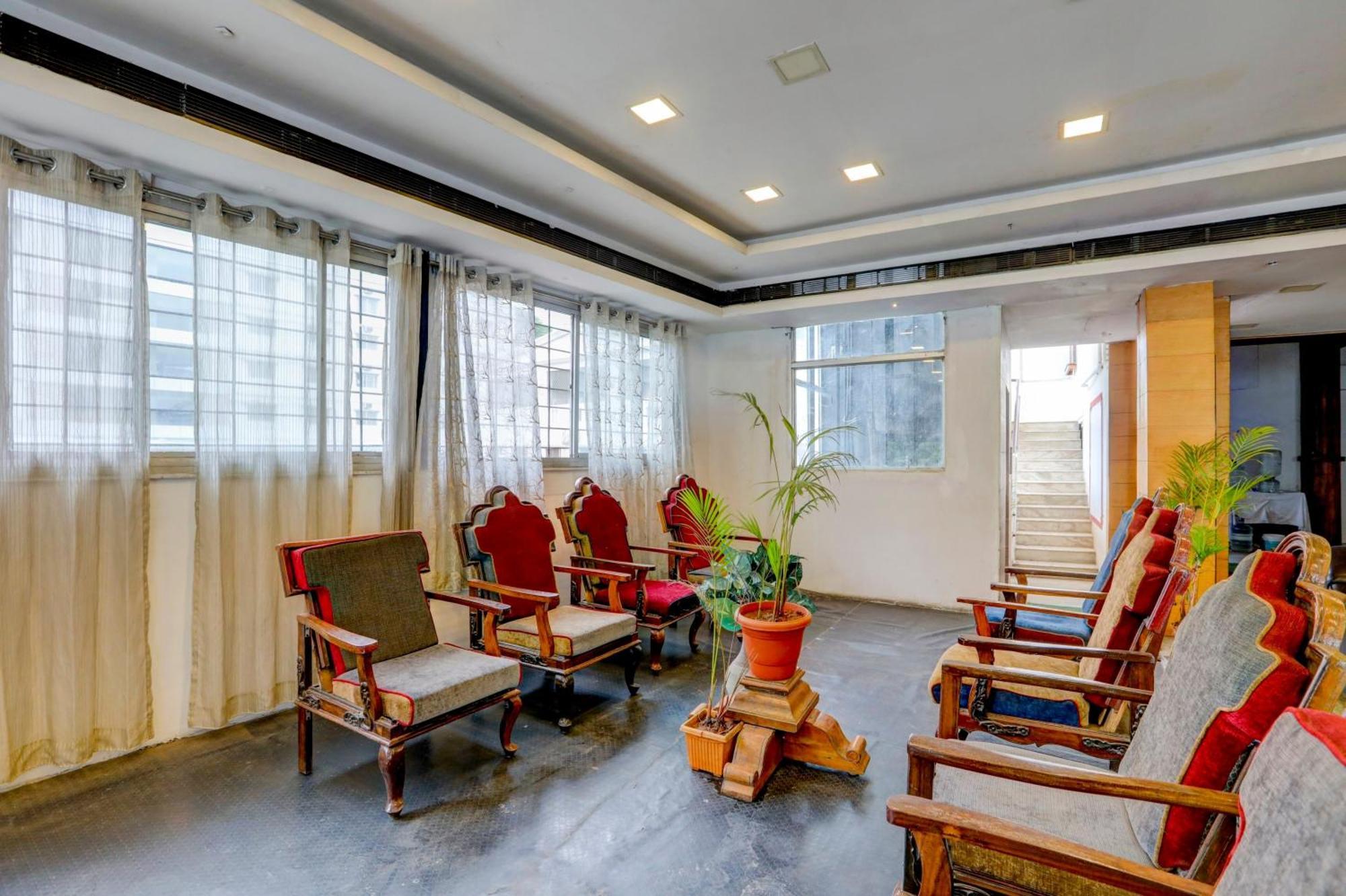 Hotel O Rajdhani Group Of 3*
