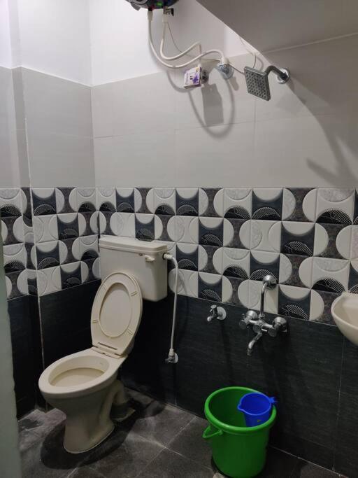 Fully Furnished 3bhk Call-8o882-37972 * Mysore
