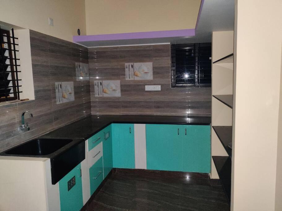Fully Furnished 3bhk Call-8o882-37972
