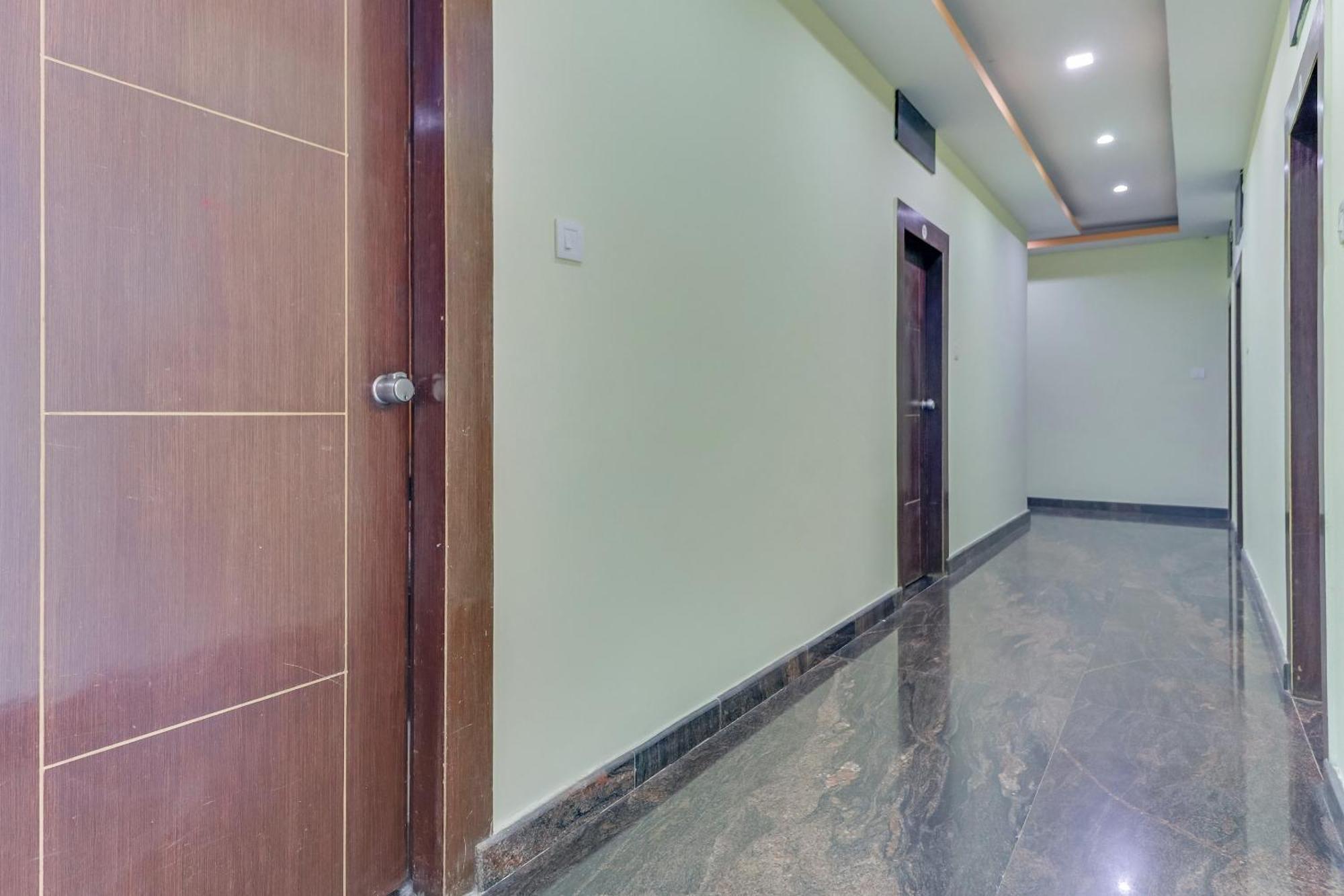 Spot On Pratham Residency Hotel 2*