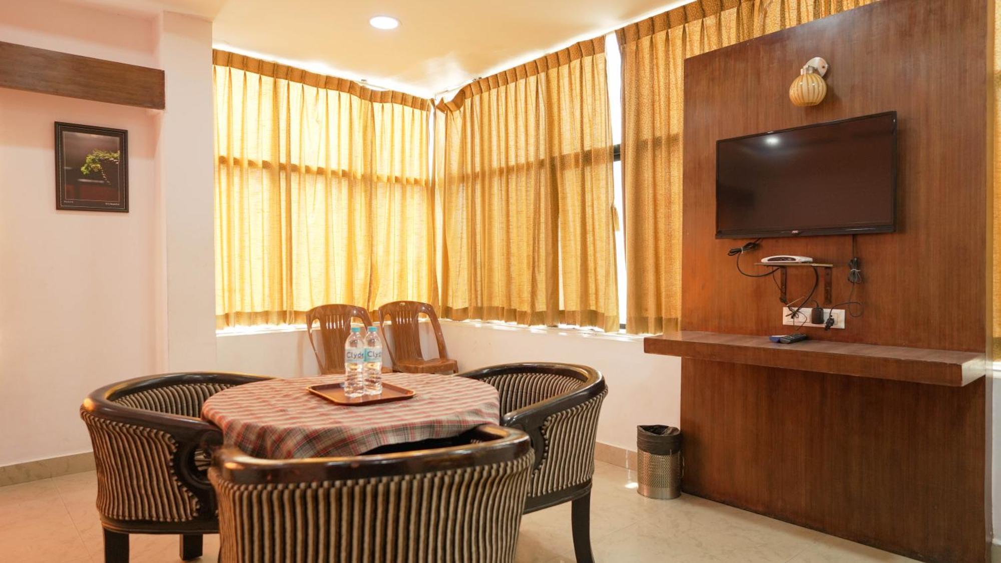 Yashaswi Comforts Hotel