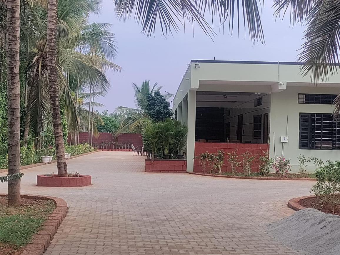 Neer Halla Greens Holiday park *