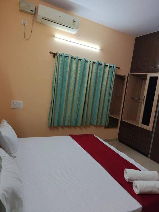 S R Luxurious Fully Ac 3 Bhk Bunglow *